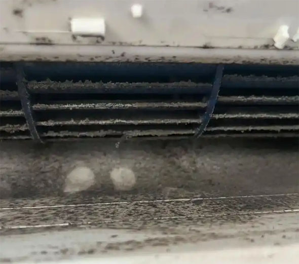 永泰空调吹的风有股烧焦味是怎么回事